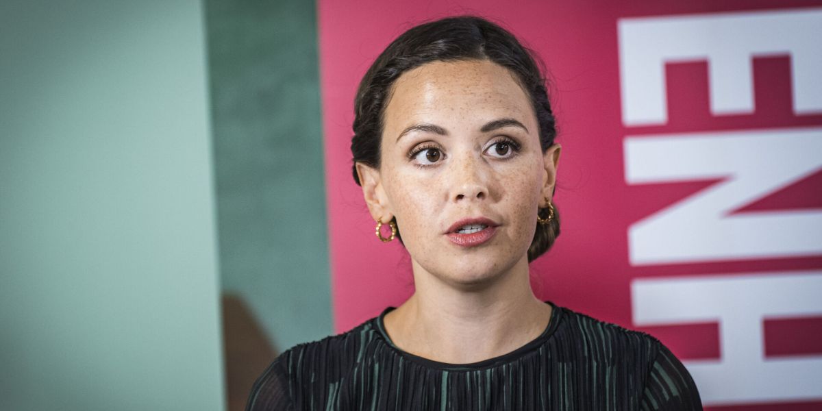 Enhedslistens arbejdsmarkedsordfører Victoria Velasquez kalder det groft løftebrud, at regeringen har droppet en ventet udvidelse af seniorpensionen.