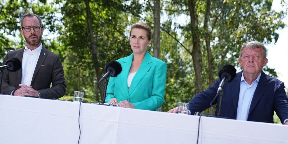 Både kommunerne og regionerne får nu en økonomisk håndsrækning fra regeringen.