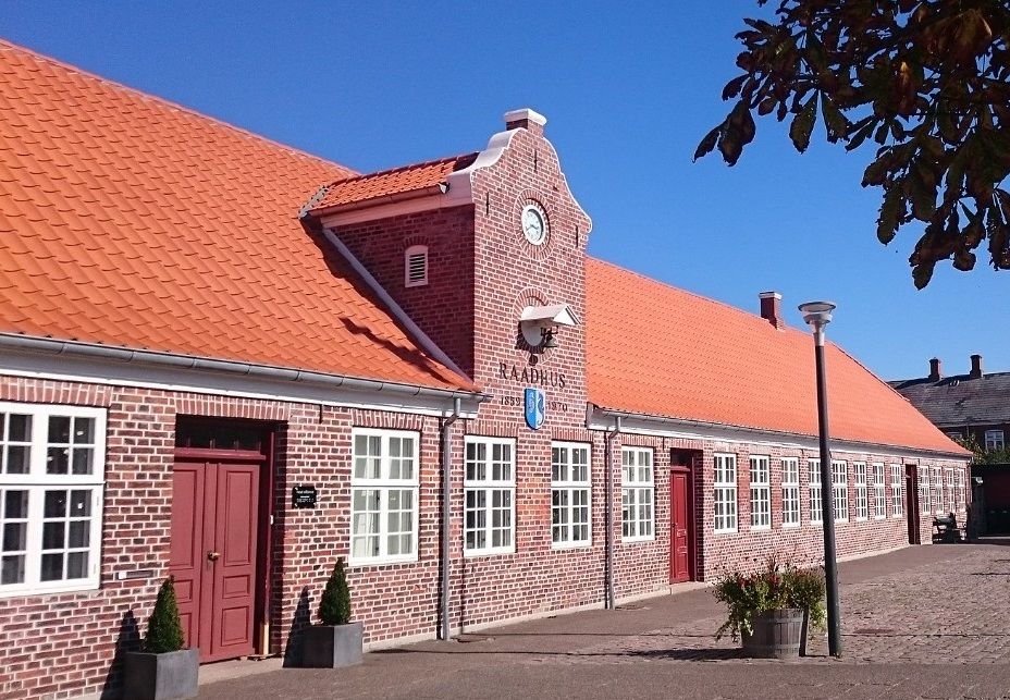 Der er krise på Fanøs rådhus, hvor politikerne må tage en timeout med årets budget. En fjerdedel af indtægterne kommer fra grundskylden.