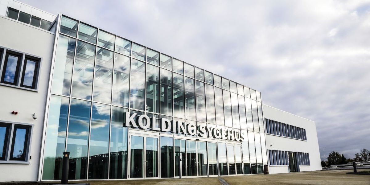 På trods af at det koster kommunekasserne dyrt, så har nogle kommuner forholdsvis mange patienter parkeret på sygehuse efter endt behandling.