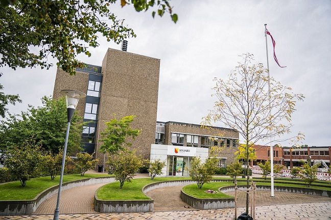 Politikerne i Solrød Kommune har besluttet at gøre fleksible arbejdstider for medarbejdere på rådhuset til en permanent ordning. Nu skal det undersøges, om det kan bredes ud til flere af kommunens arbejdspladser.