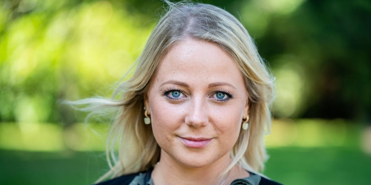 "Jeg har selv arbejdet i kommunerne og set det skred, der har været fra kernevelfærd til administration," siger Liberal Alliances politiske ordfører Sólbjørg Jakobsen til Altinget.