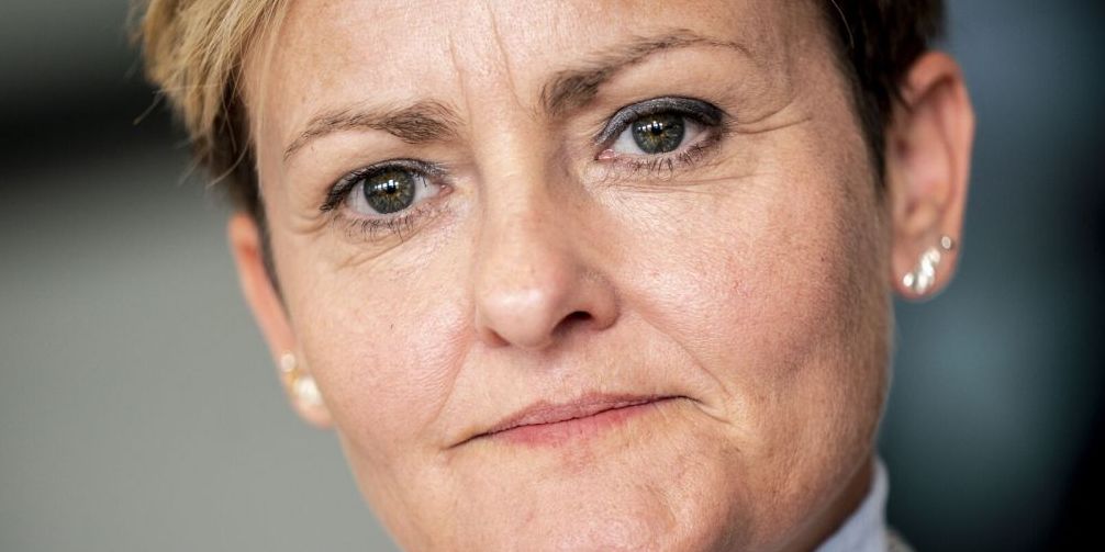"Når forældre ikke er i stand til at give deres børn den nødvendige tryghed, kærlighed og stabilitet, som de har brug for, så har vi som samfund et kæmpe ansvar for, at de her børn får den rette hjælp i tide," siger ministeren.