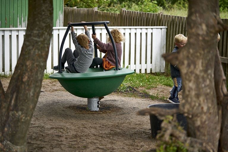 "Vi bliver nødt til at gøre noget ved løn og vilkår, hvis vi skal kunne tiltrække og fastholde pædagoger nok til at sikre kvaliteten og fagligheden omkring børnene," lyder det fra BUPL efter regeringens udmelding om lønløft til faggrupper som pædagoger og sosu'er.