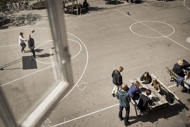 En skole oplever vold mellem skolens elever 1-2 gange om ugen. De seneste to år har der på skolen været 14 hjemsendelser af elever grundet vold. Problemet er stigende på flere skoler.