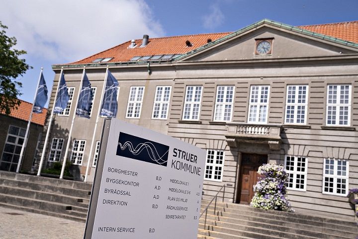 Kommunaldirektøren i Struer Kommune har ikke en fasttømret plan for, hvordan strukturen skal bygges op, når tre chefer nu er blevet opsagt fra oktober.