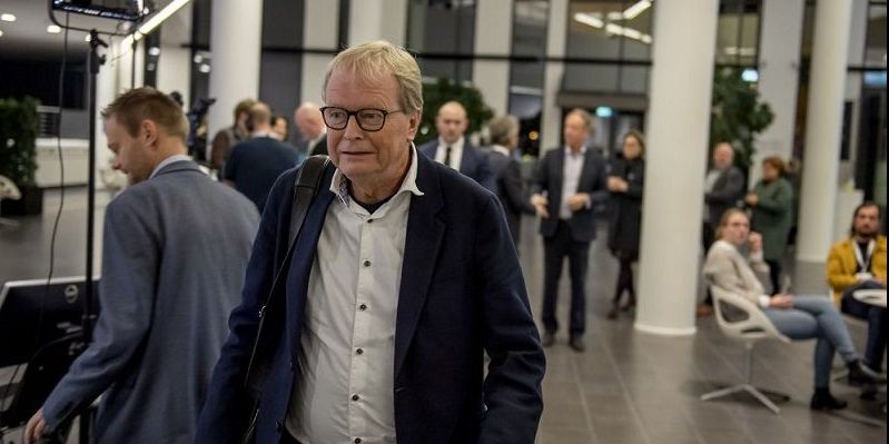 Viborg-borgmester Ulrik Wilbek er sygemeldt resten af september angiveligt på grund af overbelastning.