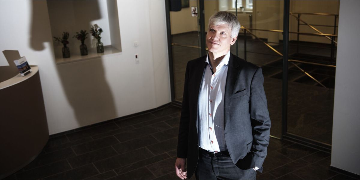 Erik E. Simonsen, vicedirektør og chef for arbejdsmarked og beskæftigelse i DA, foreslår, at der etableres én indgang for virksomheder i sygedagpengesager, så virksomheder kun skal have kontakt med én myndighed.