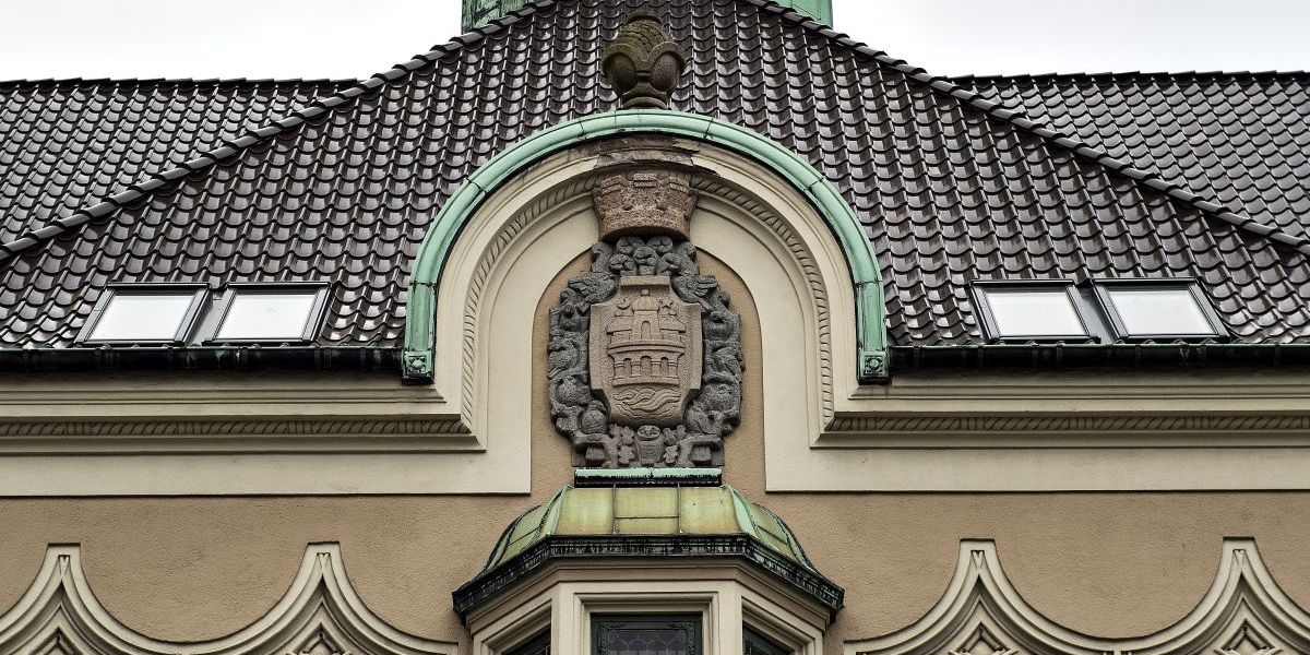 Aalborg Kommune har indledt en stor jagt på nye og større lejemål.