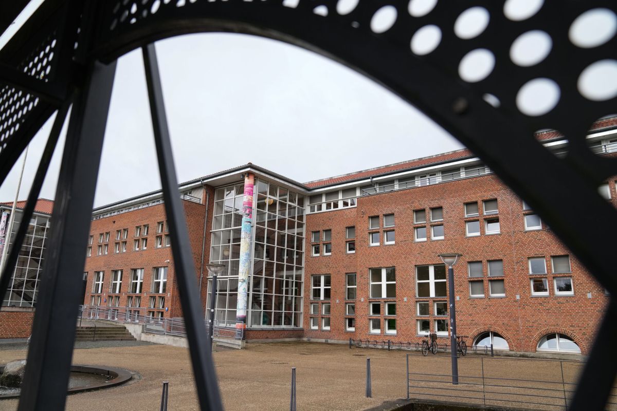 Det sædvanlige mødelokale på rådhuset i Vejle dannede ikke ramme om onsdagens møde i økonomiudvalget, der derimod foregik i Gent i Belgien.