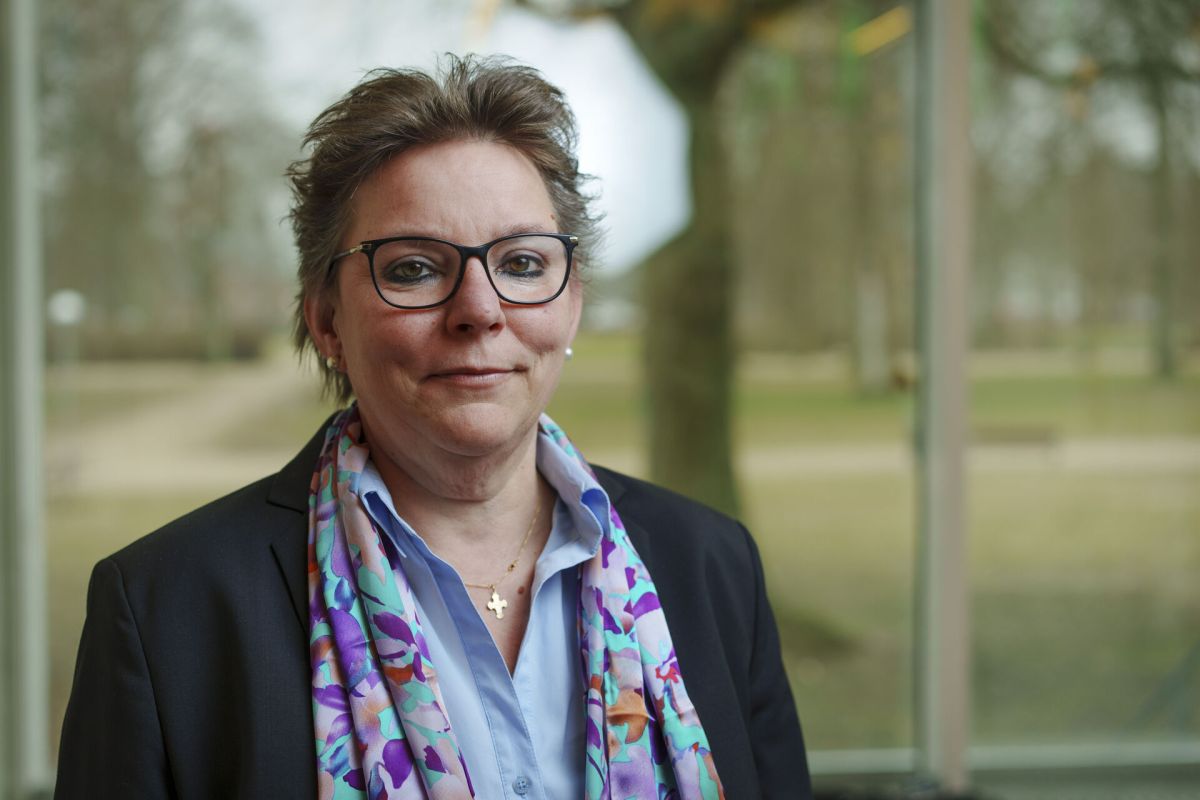 Rudersdal-borgmester Ann Sofie Orth (K) fortæller, at kommunen på baggrund af ideer og ønsker fra forældre har taget en række initiativer, der på både kort og langt sigt skal forebygge krænkelser af børn på skoler.