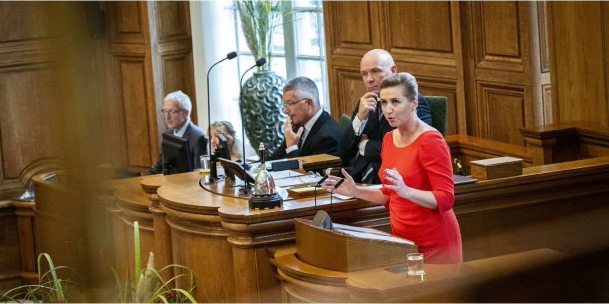 Statsminister Mette Frederiksen (S) nævner kun ældreområdet ganske lidt i sin åbningstale i slutningen af talen.