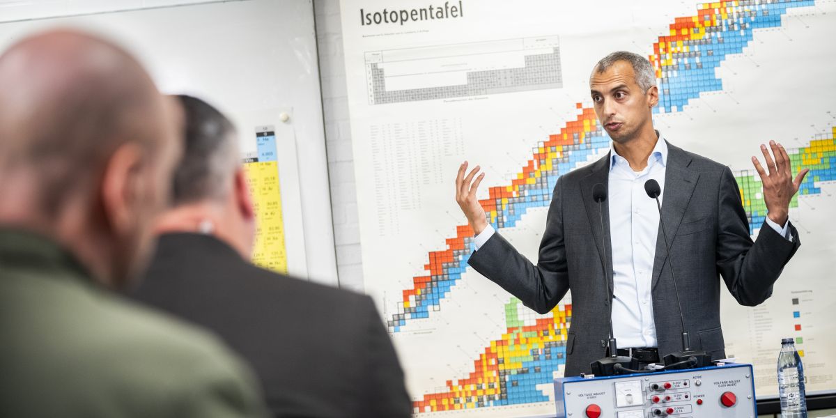 Mattias Tesfaye (S) giver kommunerne 800 mio. kr. varigt fra 2028. Resten af pengene til en række nye tiltag skal findes på understøttende undervisning.