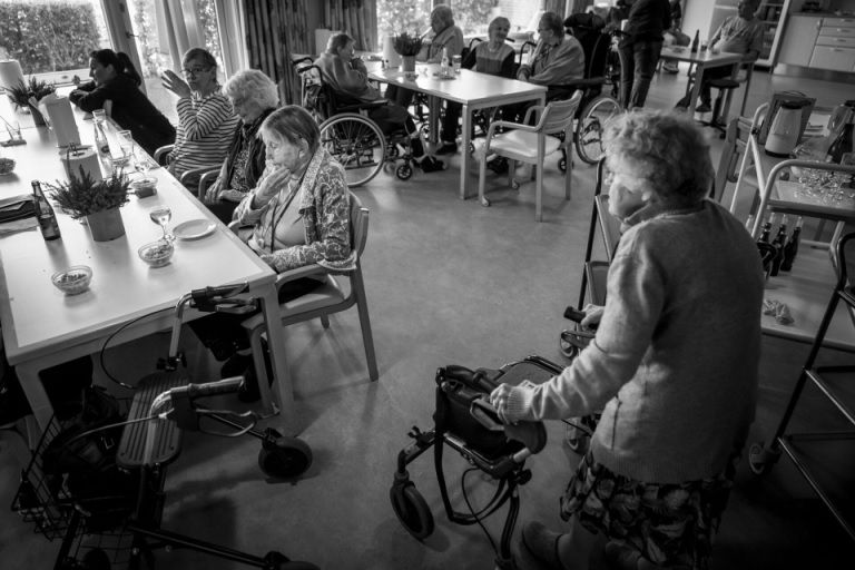 Styrelsen for Patientsikkerhed fører to forskellige tilsyn på ældreområdet: Det sundhedsfaglige tilsyn (efter sundhedsloven) og ældretilsynet (efter serviceloven).
Efter et tilsynsbesøg vil styrelsen komme med én af følgende fire vurderinger: Ingen problemer, mindre problemer, større problemer eller kritiske problemer. Det skriver Fagbladet FOA.