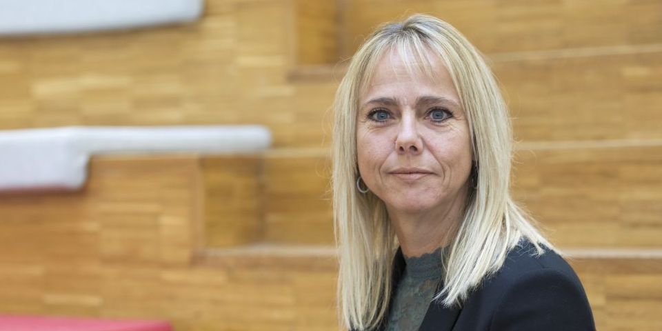 Man skal ikke være så optaget af, hvem der skal udføre opgaven, og hvad det skal koste. Nogle steder fokuserer man mere på opgaveglidninger. Man kan ikke gøre de opgaver, der bliver flyttet, op krone for krone, siger Mette Andreassen, direktør i Social, Sundhed og Omsorg i Viborg Kommune.