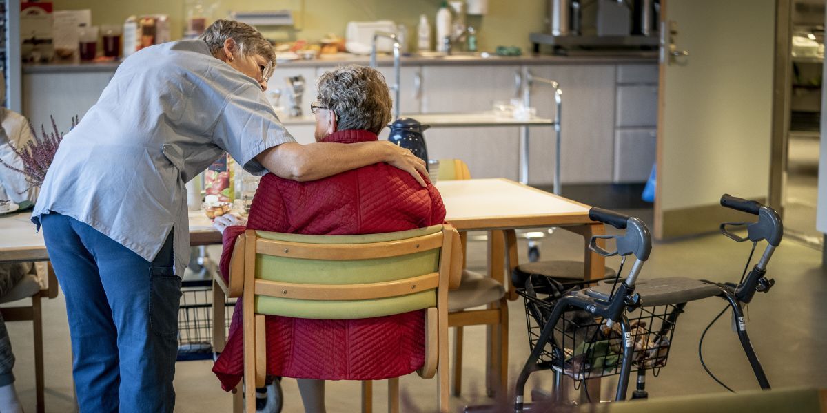 Der er et stort potentiale i at få flere hænder, hvis man kan få flere sosu'er på fuldtid frem for deltid. Det viser beregninger fra pensionskoncernen Pensam.