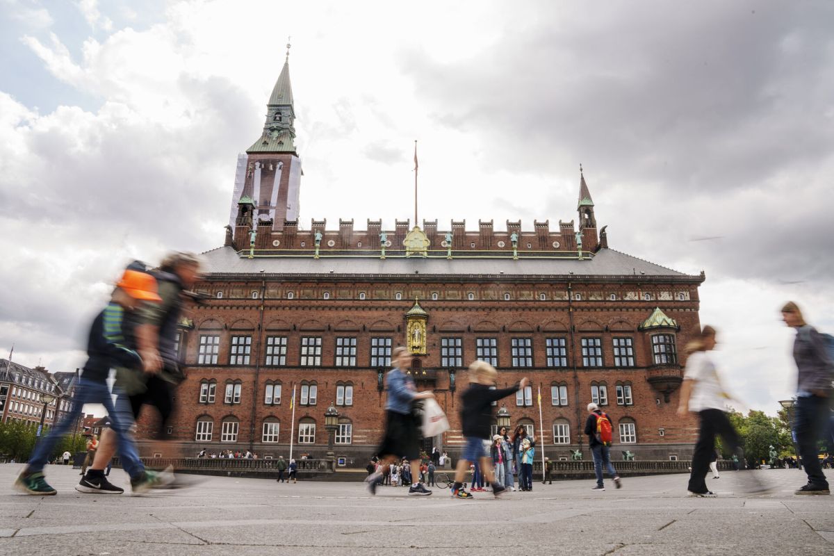 Et politisk flertal i København at få undersøgt, om store bededag kunne gøres til lokal helligdag for de kommunalt ansatte. Efter administrationens afvisning ønsker SF og Enhedslisten, at KL arbejder for at bevare den afskaffede helligdag som fridag i alle kommuner.