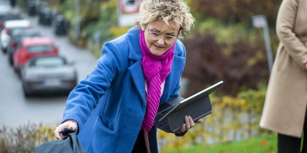 Mandag indviede social- og boligminister Pernille Rosenkrantz-Theil (S) en mindesten ved Danmarks Forsorgsmuseum i Svendborg.