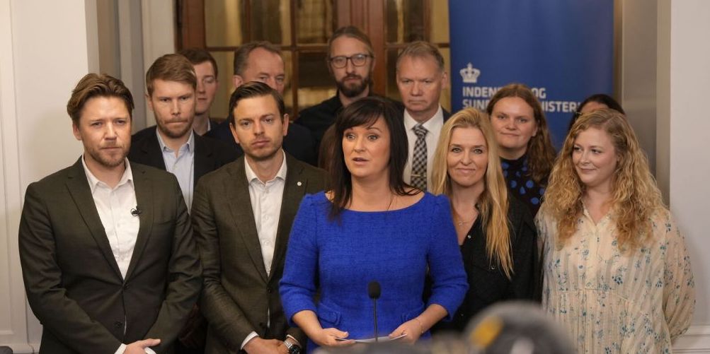 "Når man står i en livskrise, skal der være sikkerhed for, at der er hjælp, når man rækker ud," siger sundhedsministeren. Derfor bliver Livslinien nu styrket.