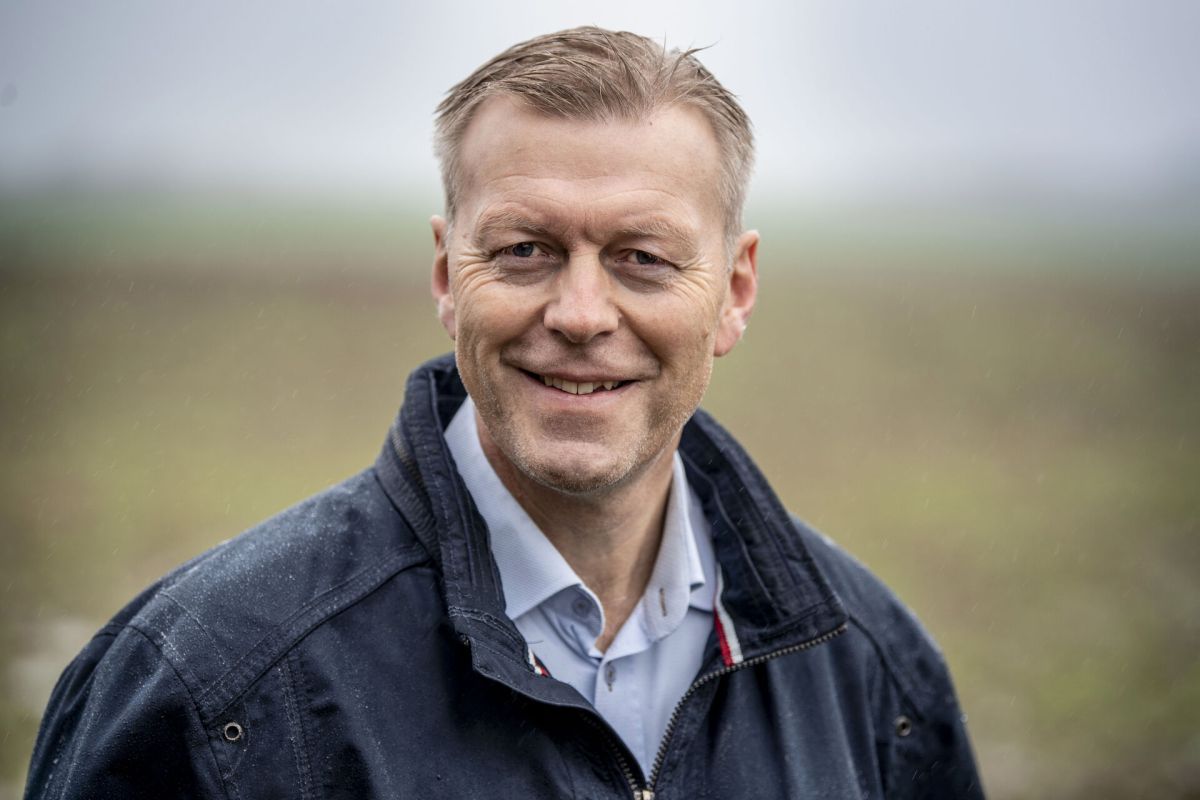 Mads Jakobsen har besluttet at trække sig som borgmester og forlade kommunalbestyrelsen i Struer. Venstre-politikeren har været sygemeldt med stress siden august.