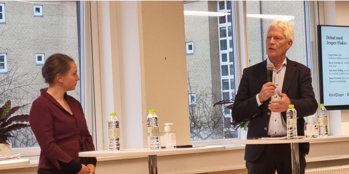 I forbindelse med KL og ÆldreSagens fremlæggelse af deres forslag til fremtidens ældrepleje lovede formanden for Sundhedsstrukturkommissionen, Jesper Fisker, at de økonomiske incitamenter fremover skal laves, så gode projekter i ældreplejen nemmere kan blive bredt ud til andre kommuner.