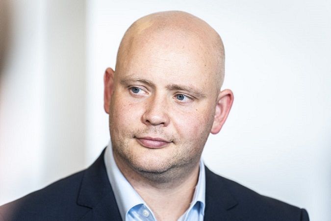 Kulturminister Jakob Engel-Schmidt (M) vil have en bedre fordeling mellem mandlige og kvindelige kunstnere, når museer køber kunst.