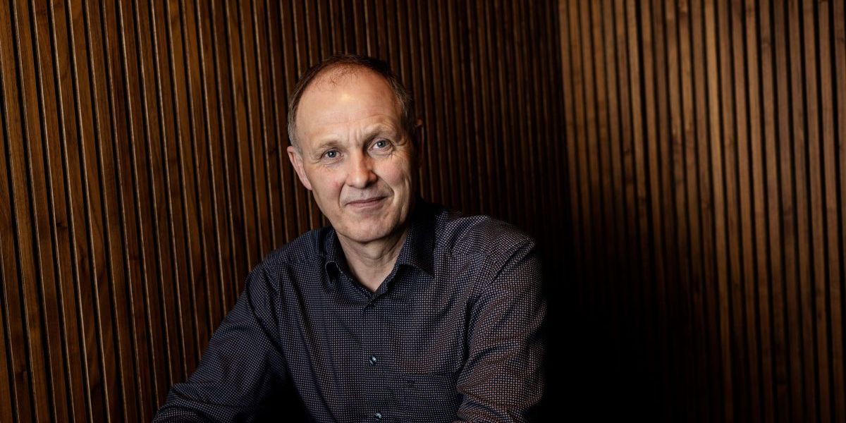”I en situation, hvor vi står til at mangle titusindvis af ansatte, er det helt nødvendigt at få flere dygtige og motiverede udlændinge til at arbejde i Danmark,” siger KL-formand Martin Damm.