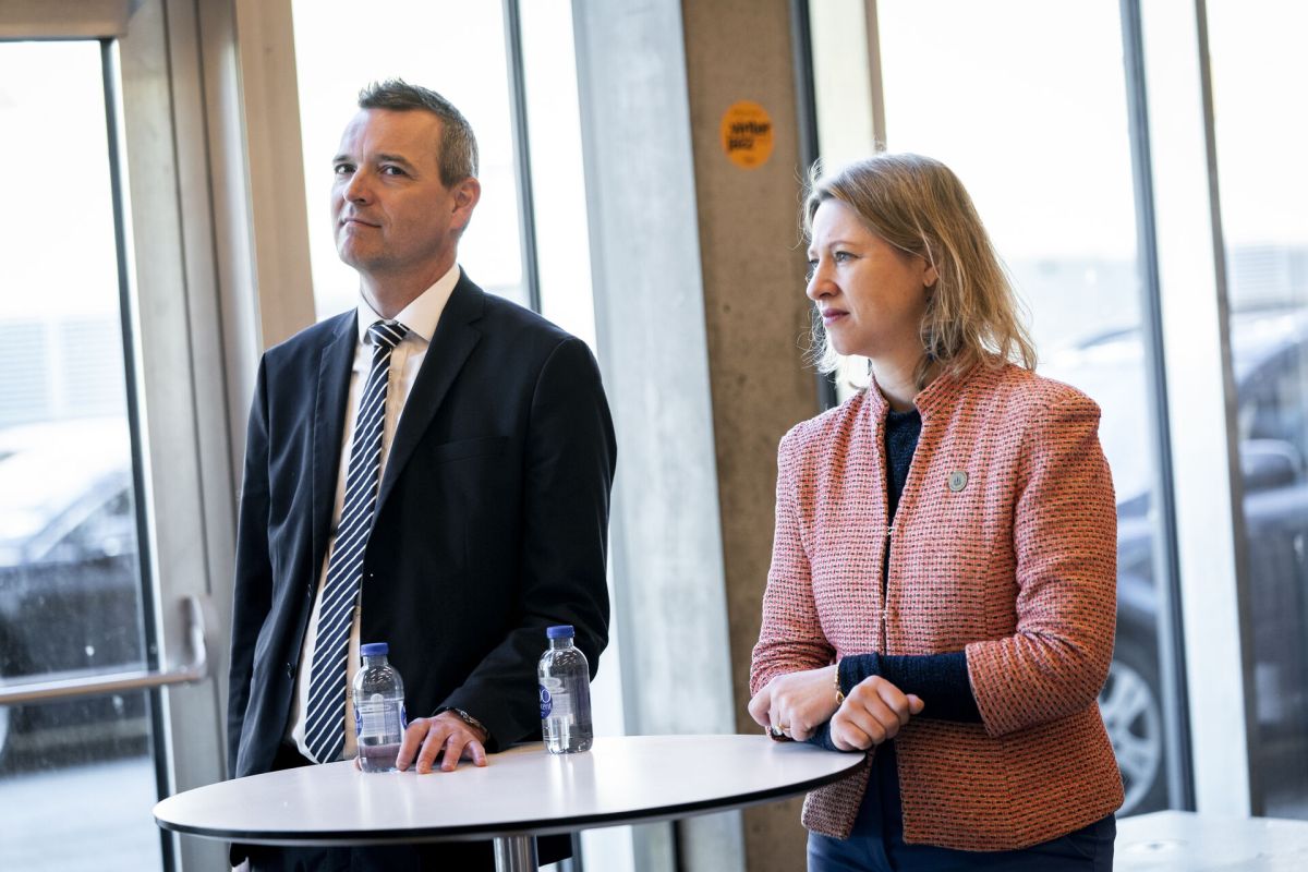 Børne- og ungdomsborgmester Jakob Næsager (tv.) fra De Konservative har knap to år før næste kommunalvalg et øje rettet mod Sophie Hæstorp Andersens (S) post som overborgmester i København.