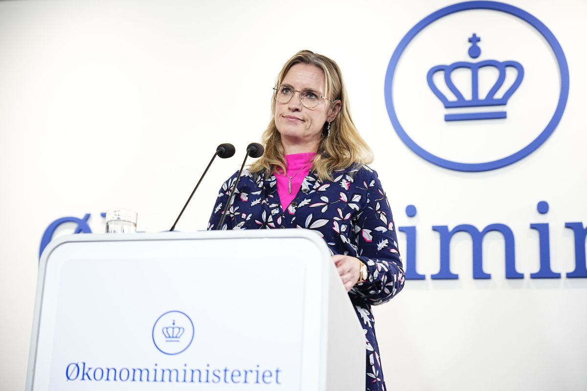 Økonomiminister Stephanie Lose (V) ved præsentationen af økonomisk redegørelse.
