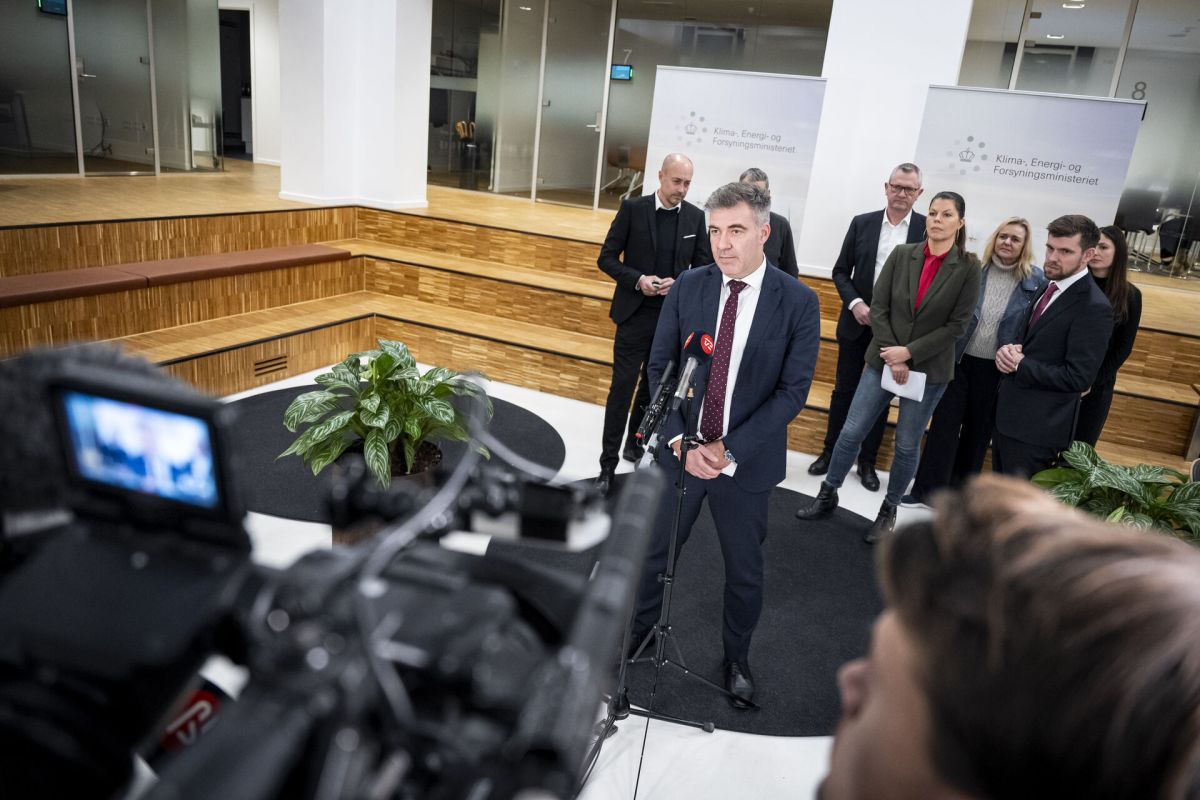 Klima-, energi- og forsyningsminister Lars Aagaard (M) og de øvrige ministre og ordførere bag energiaftalen præsenterede indholdet tirsdag eftermiddag.