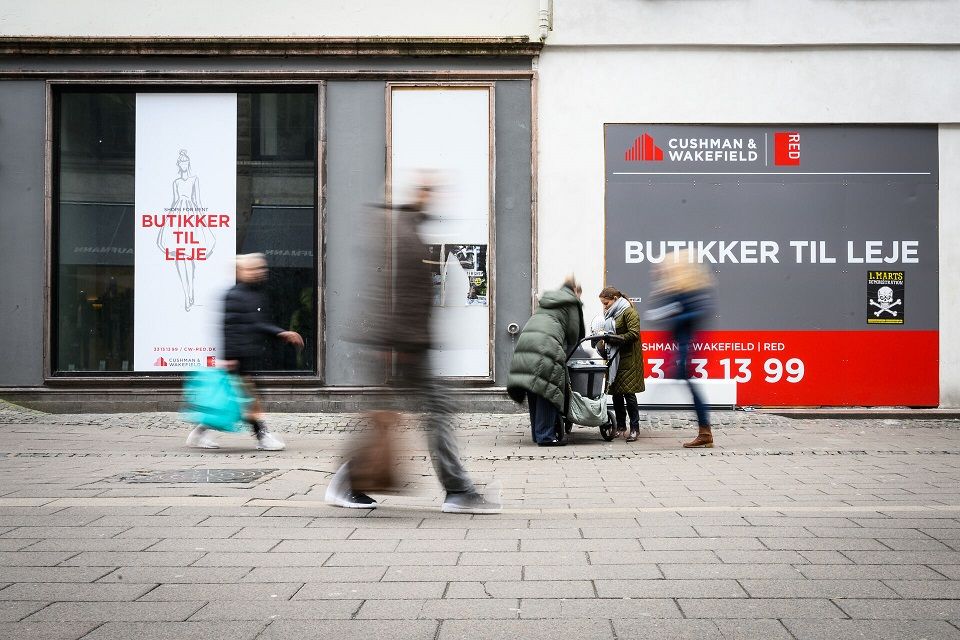 I indre by i København har der været en stigning på 0,9 procentpoint tomme butikker, hvilket betyder, at tomgangen for området nu er på 8,2 procent. I Københavns Kommune i øvrigt er butikstomgangen steget med 0,2 procentpoint til 5,9 procent.