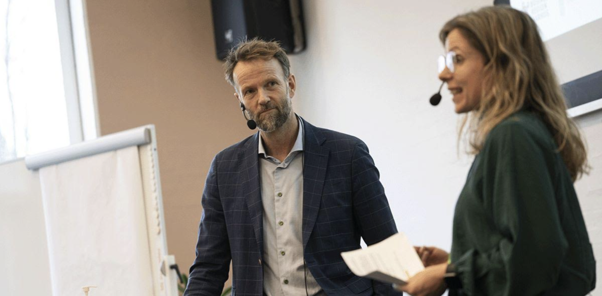 Morten Ballisager, ejer og direktør i rekrutteringsvirksomheden Ballisager, mener ikke, at det er klogt at fastlægge en ambition om, at private leverandører skal spille en større rolle, som der står i regeringsgrundlaget. Han mener, at konkurrencen skal have lov at sætte retningen.