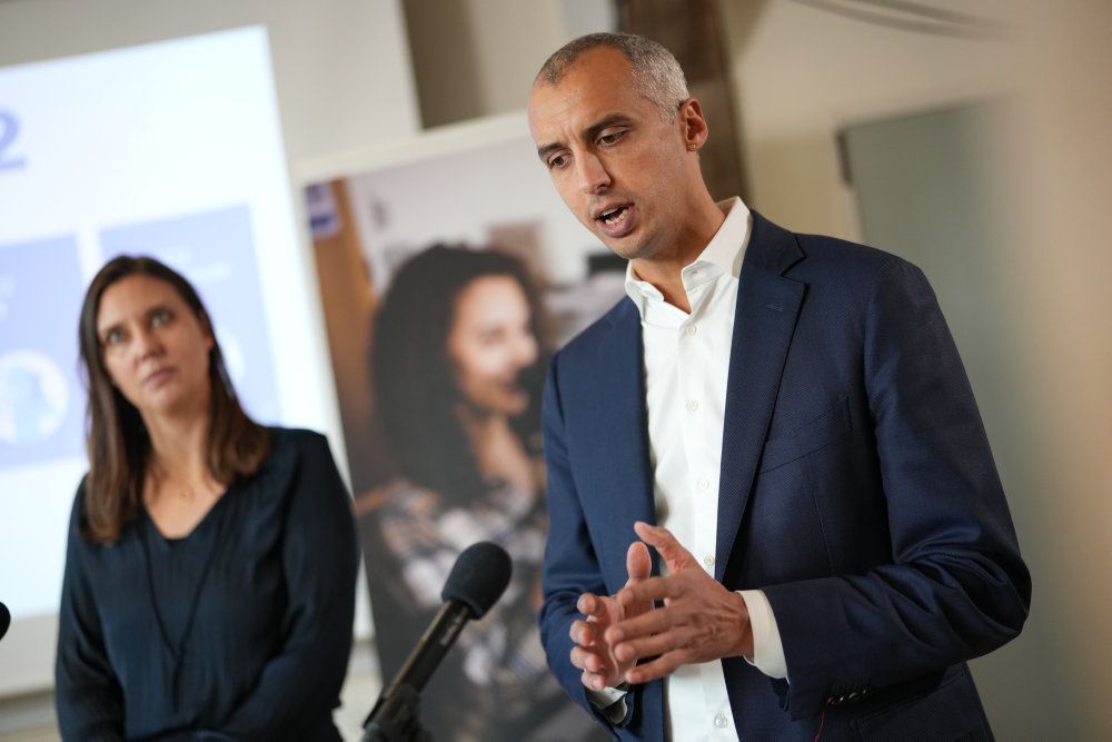 Børne- og undervisningsminister Mattias Tesfaye og seniorforsker ved Vive og Pisa-projektleder i Danmark Vibeke Tornhøj Christensen præsenterede tirsdag Pisa-undersøgelsen for 2022.