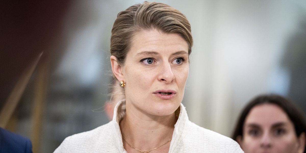 På baggrund af en kritisk gennemgang af sygedagpengereglerne for alvorligt syge, har beskæftigelsesminister Ane Halsboe-Jørgensen (S) indkaldt til forhandlinger om ændringer af sygedagpengereglerne.