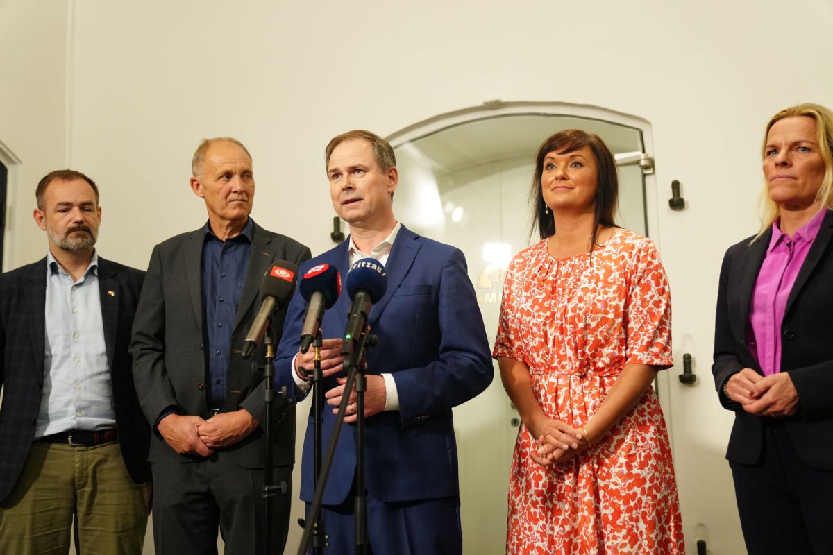 Finansminister Nicolai Wammen (S) kalder den nye økonomiaftale for den aftale, han er "suverænt gladest for" at have indgået med kommunerne. Indenrigs- og sundhedsminister Sophie Løhde mener, at aftalen betyder, at der "kan laves markante investeringer i den nære velfærd for borgerne".