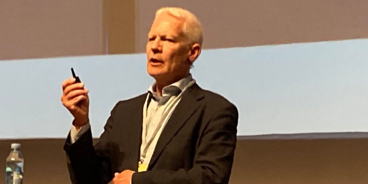 Formanden for Sundhedsstrukturkommissionen Jesper Fisker fra scenen i Aalborg torsdag i sidste uge til KL's Social- og Sundhedspolitisk Forum.