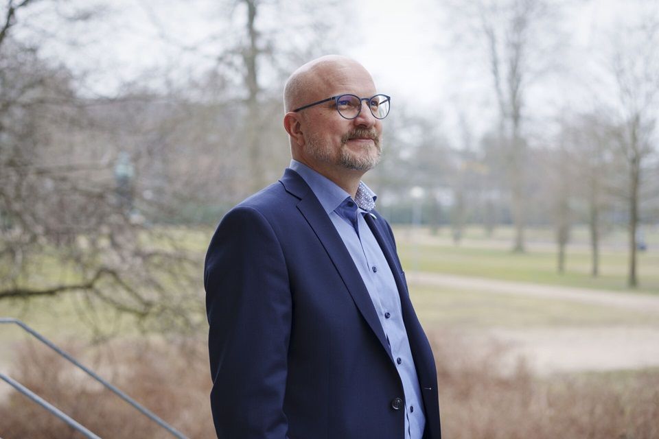 Rebild Kommunes borgmester, Jesper Greth, kan snart skue ud over nybyggeri i kommunens største by, Støvring.
