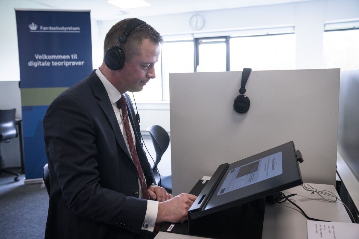 Transportminister Thomas Danielsen (V) har ikke nogen redningskrans klar til Frederikshavn Kommune.